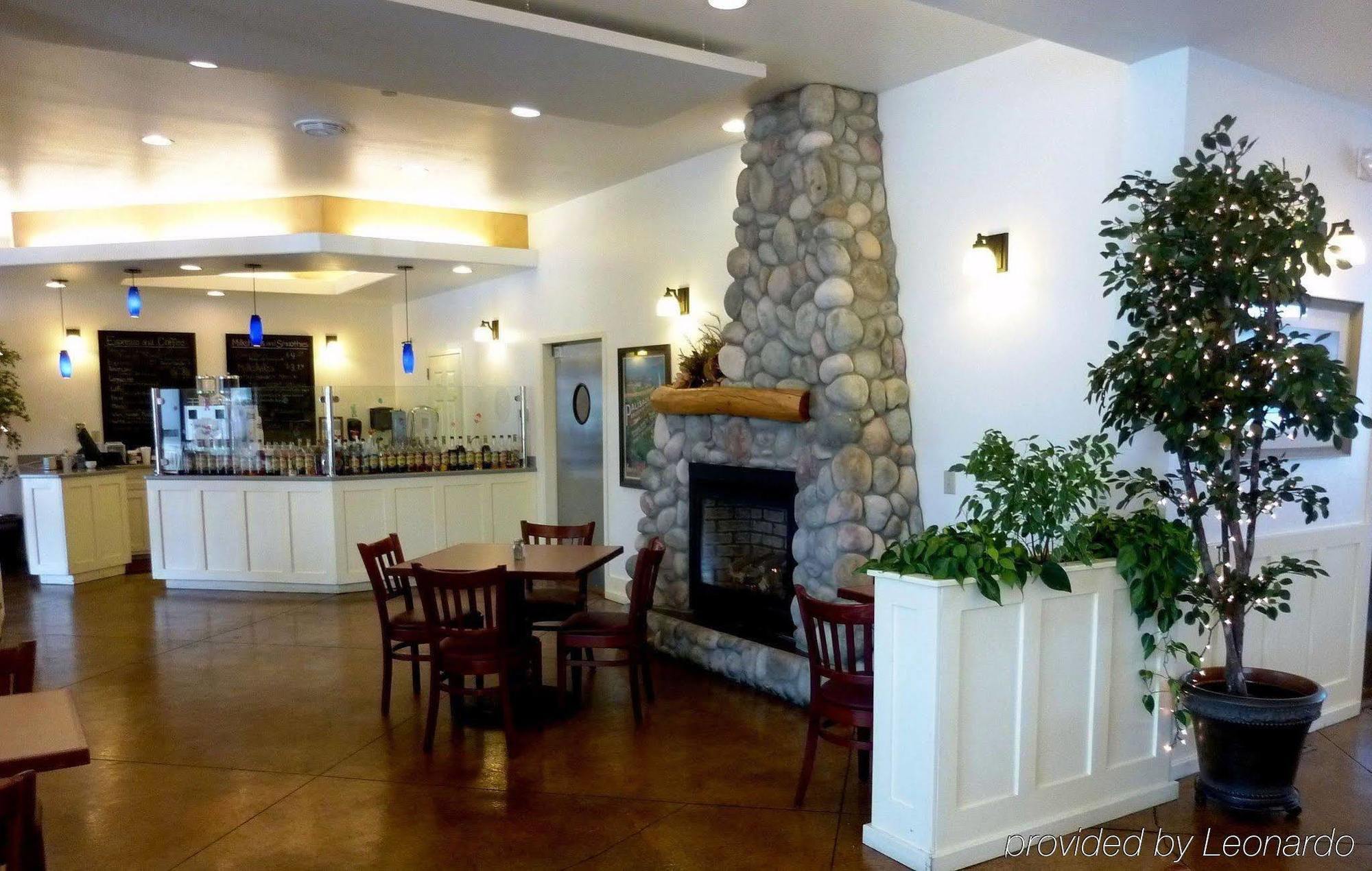 Inn At Lander, Travelodge By Wyndham Exterior photo
